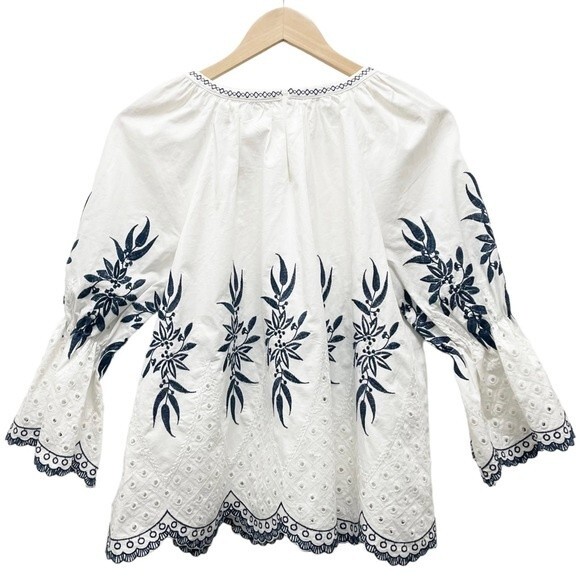 Moon River Embroidered Eyelet Scalloped Hem Boho Top White & Blue Size Small - Picture 3 of 12